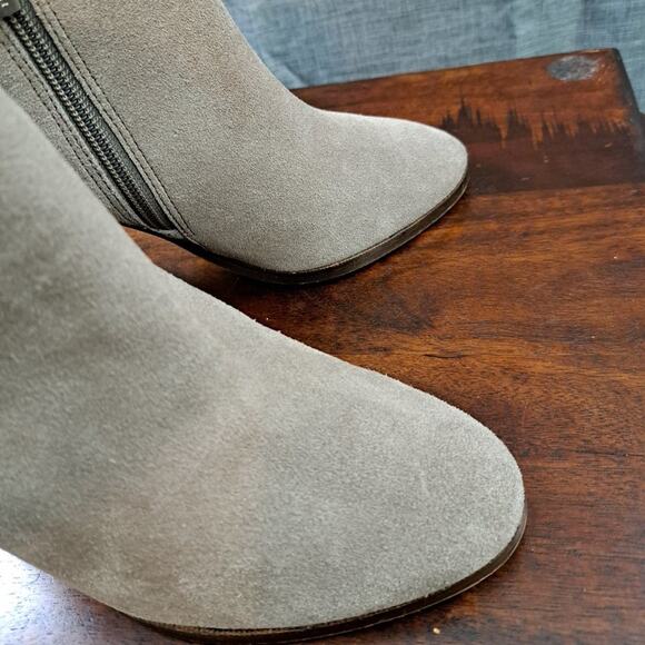 Coach Hewes Tan Suede Ankle Boots Heels Sz 6B - Picture 13 of 13